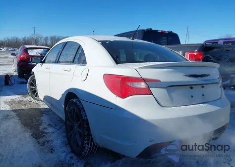 2013 Chrysler 200 Limited из США, поврежденный, VIN 1C3CCBCGXDN767943
